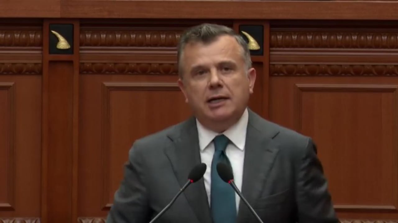 Balla në Kuvend  Në përpjekjet për destabilizimin e Shqipërisë është i përfshirë edhe Kremlini  PD mungoi nga frika e vezëve