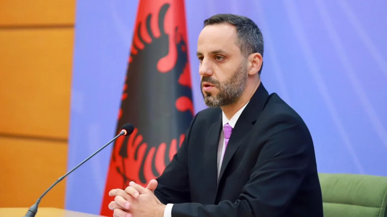 Lamallari publikon pamjet nga komisariati nr  3 pas sulmit dhe e cilëson ngjarjen pasojë të dezinformimit