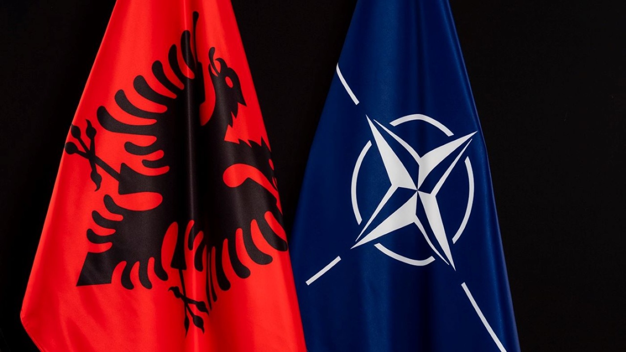 Shqipëria i bashkohet nismës për bankën e NATO s  financat për mbrojtjen në qendër të samitit