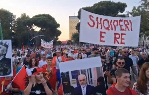 Të shtunën pritet protestë e madhe  i riu u bën thirrje qytetarëve dhe diasporës  duke theksuar dorëheqjen e Ramës si pikën e përbashkët