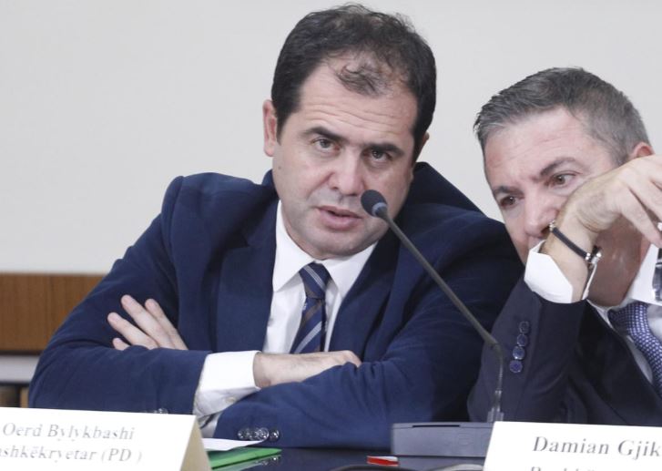 reforma-zgjedhore-ne-pritje-komisioni-kerkon-me-shume-kohe-ende-pa-rezultate-konkrete