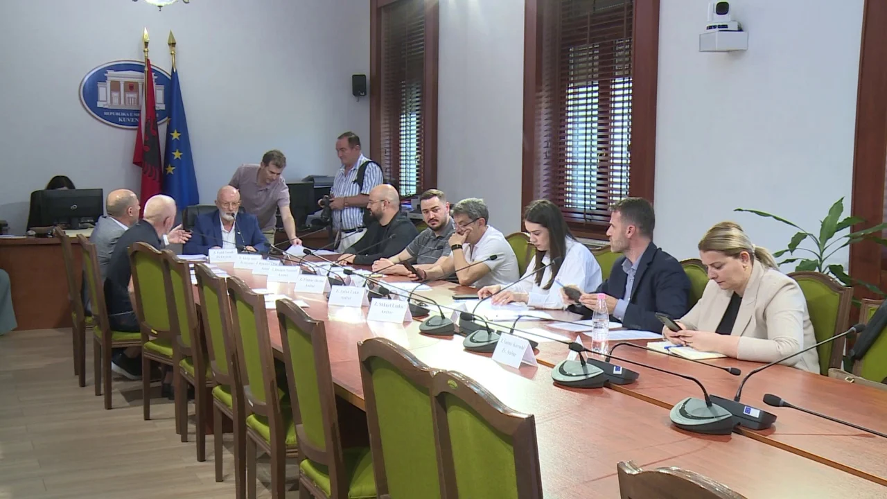 Miratohet ligji i ri për tokën bujqësore  pavarësisht debateve të ashpra mes Korreshit dhe mazhorancës