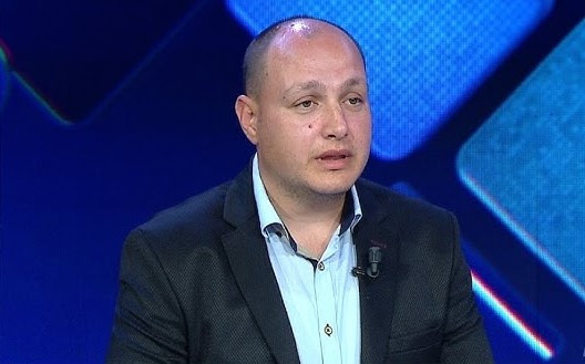 Gazetari Enrik Mehmeti  ndërron jetë në një aksident rrugor