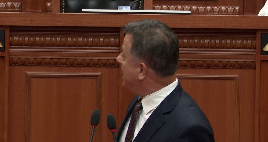 noka-ashperson-tonet-ne-kuvend-i-quan-socialistet-zhgarravina-dhe-kerkon-urgjentisht-futjen-e-kerkesave-ne-rend-dite