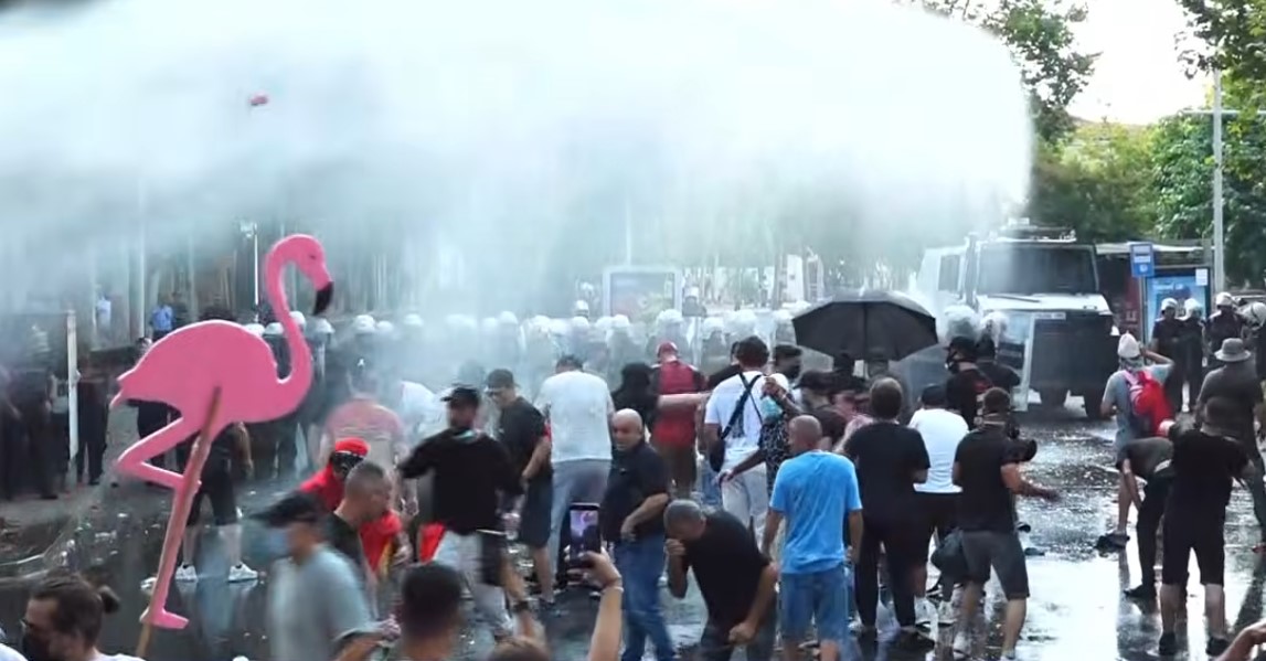 thirrje-per-hetim-te-pavarur-mbi-shoqerimet-dhe-perdorimin-e-forces-ne-protesten-para-kuvendit