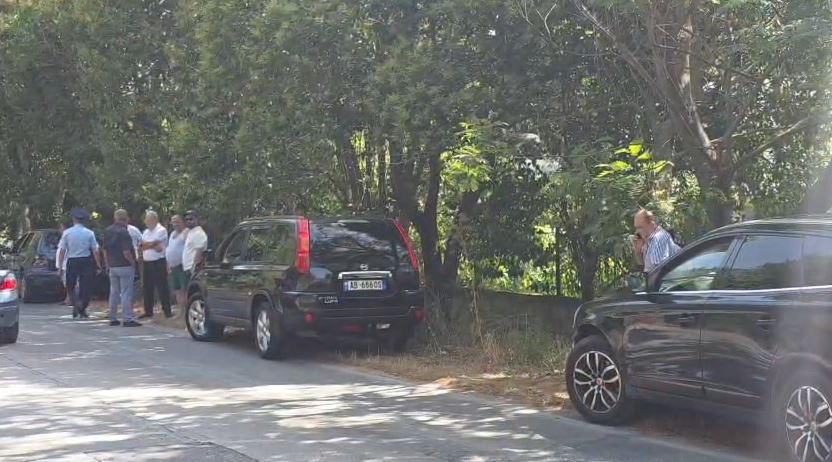 Përplasje zinxhir në aksin Fier Levan  tre makina të përfshira në aksident