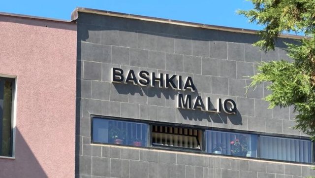  Ne  kurban i politikës   Banorët e Maliqit kundër Reformës Territoriale  Jo bashkim me Korçën