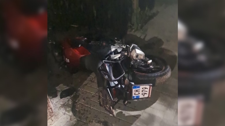 Aksident në Prrenjas  motori del nga rruga  plagosen 2 të rinj