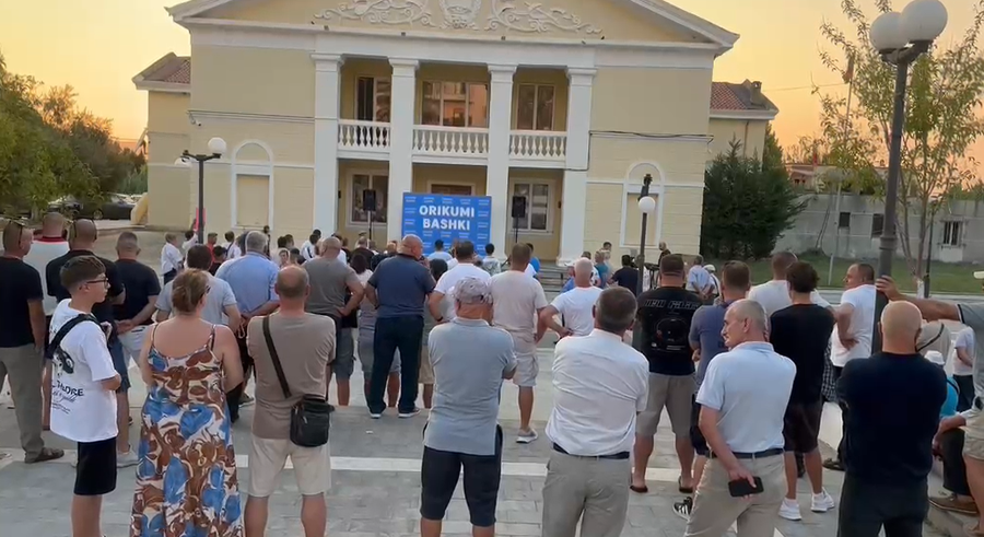Protestë në Orikum kundër reformës territoriale  qytetarët  Duam bashkinë tonë