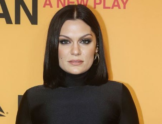 jessie-j-ndal-koncertin-pas-perleshjes-mes-fansave-nxirrini-jashte