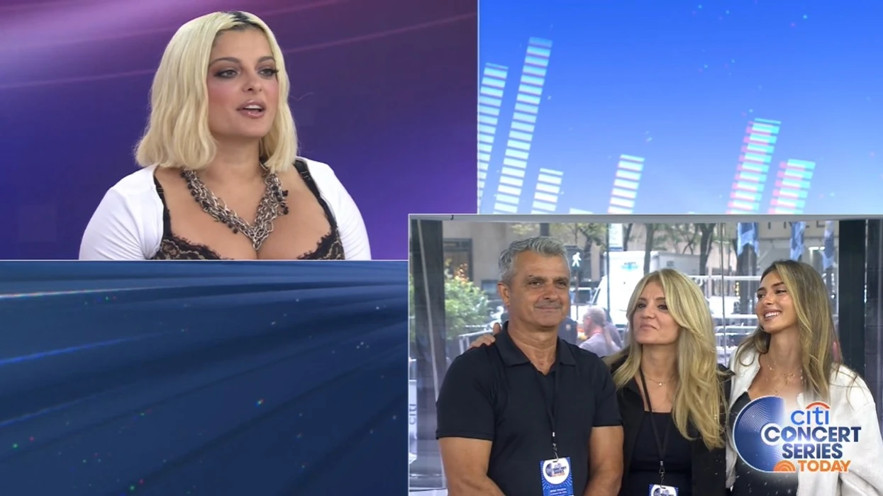 si-e-priti-bebe-rexha-surprizen-e-familjes-gjate-performances-se-saj-ne-emisionin-today