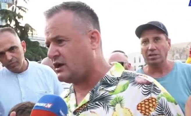 Protestuesi nga Gjermania  Po mbledhim firma që Rama të shpallet i rrezikshëm  prej 25 vitesh asgjë nuk ka ndryshuar