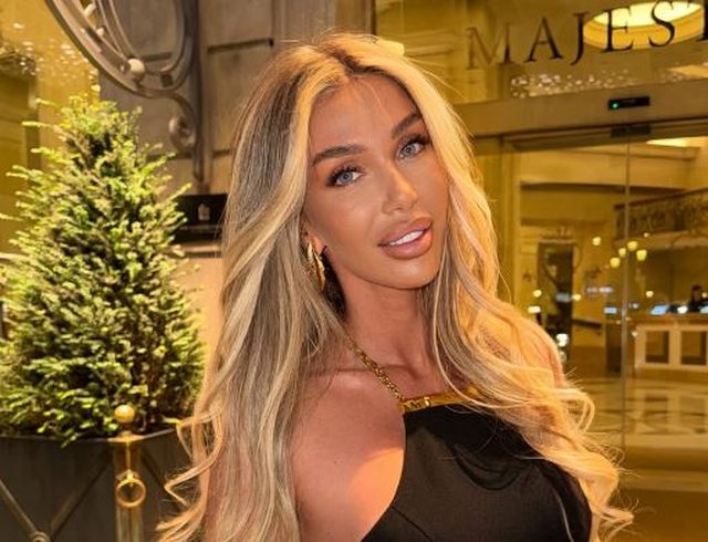 FOTO  Pa zbuluar vendndodhjen  Adelina Tahiri shfaq momente nga arratisja luksoze verore