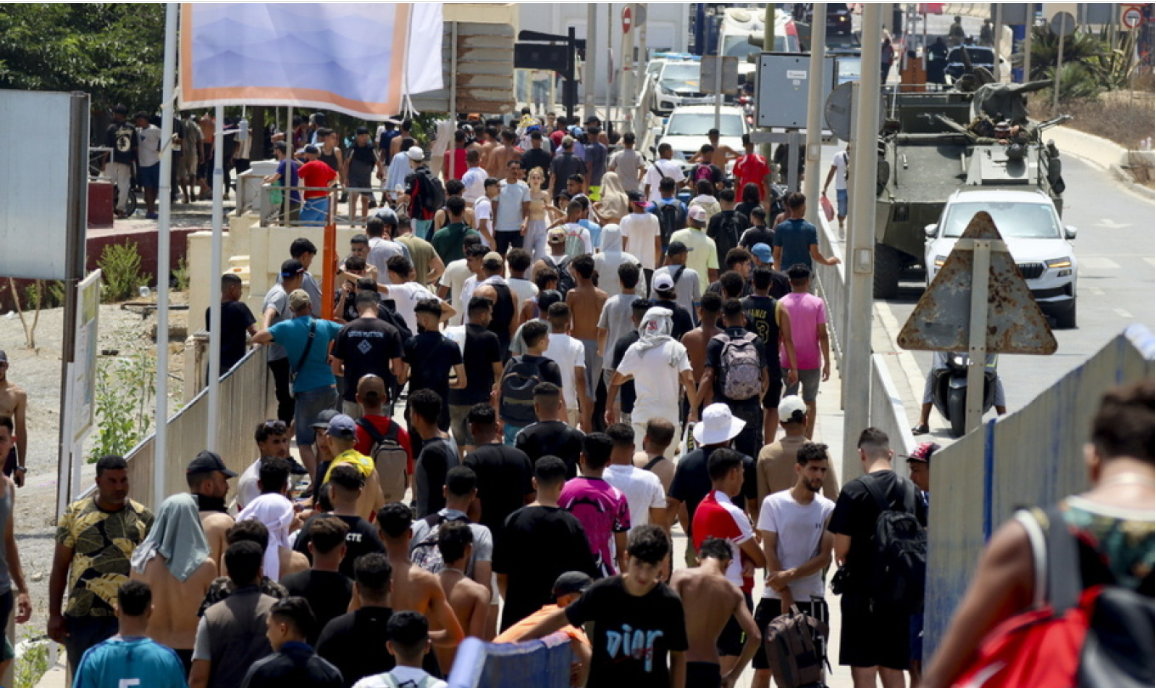 Fluksi i emigrantëve  Italia mbyll kufijtë me Spanjën pas dyndjeve masive në Ceuta