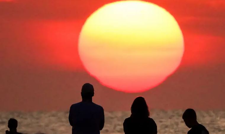 Oqeanet e botës nuk kanë qenë kurrë më të ngrohta  temperatura mesatare e matur arriti 21 1 gradë Celsius