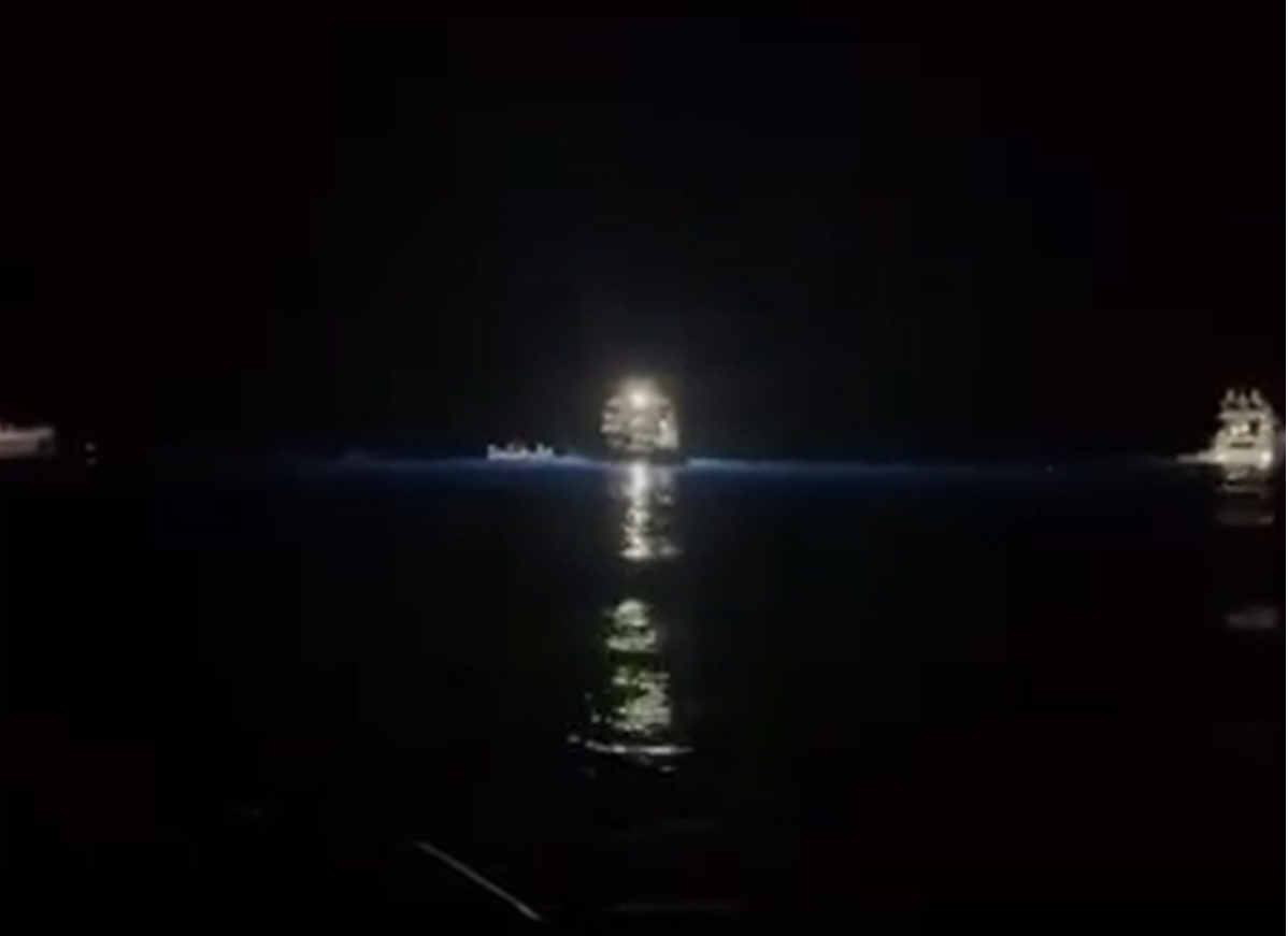 Detaje nga të shtënat me armë zjarri në Palasë  Policia dy orë operacion në det për ndalimin e mjetit  shoqërohen personat që ishin në bord