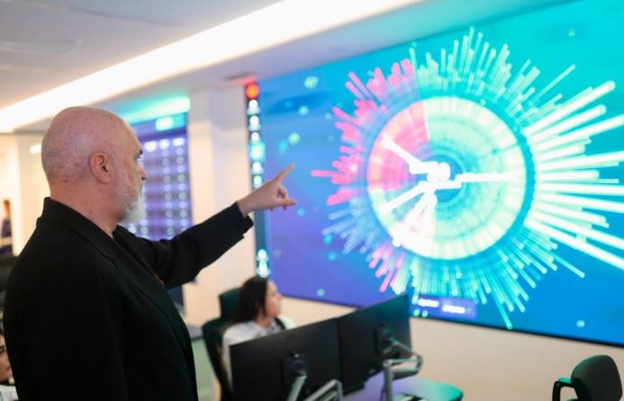 projekti-smart-city-birn-mbi-118-milione-euro-per-vendosjen-kamerave-inteligjente-por-kush-e-garanton-sigurine-prinder-dhe-eksperte-te-alarmuar-per-rrezikun-e-mundshem-kibernetik