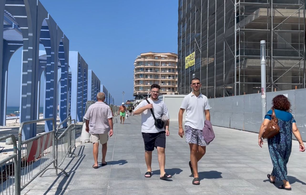 zvarriten-punimet-ne-shetitoren-taulantia-ne-durres-qytetaret-shprehin-pakenaqesi
