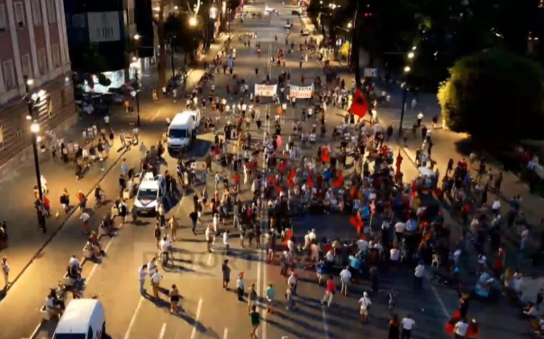 Dita e 69 të e protestës  qytetarët marshojnë nëpër Tiranë
