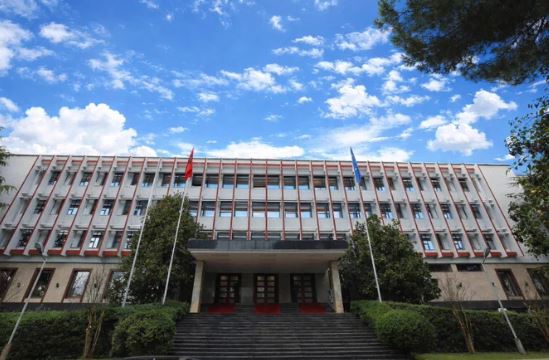 Shqipëria i përgjigjet Zelenskyt për Kosovën  Krahasimi me Ukrainën është i gabuar