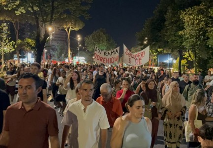 Përfundon protesta e 72 të para Kryeministrisë  qytetarët paralajmërojnë vijimin e qëndresës