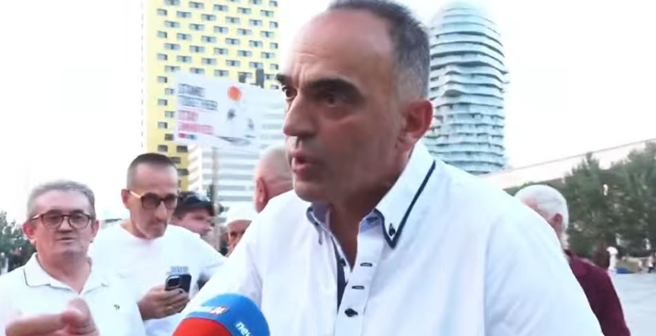 Protesta hyn në ditën e 74 të  qytetari apel shqiptarëve  Të bashkohemi për të ardhmen e fëmijëve tanë