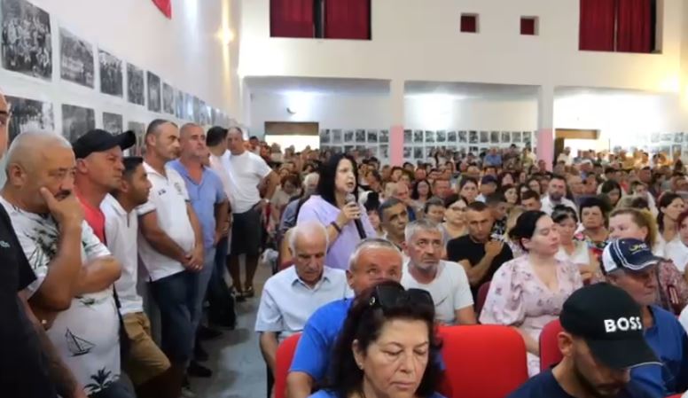 Banorët e Poliçanit kundërshtojnë bashkimin me Beratin  Reforma është denigruese  vendimi të merret me referendum