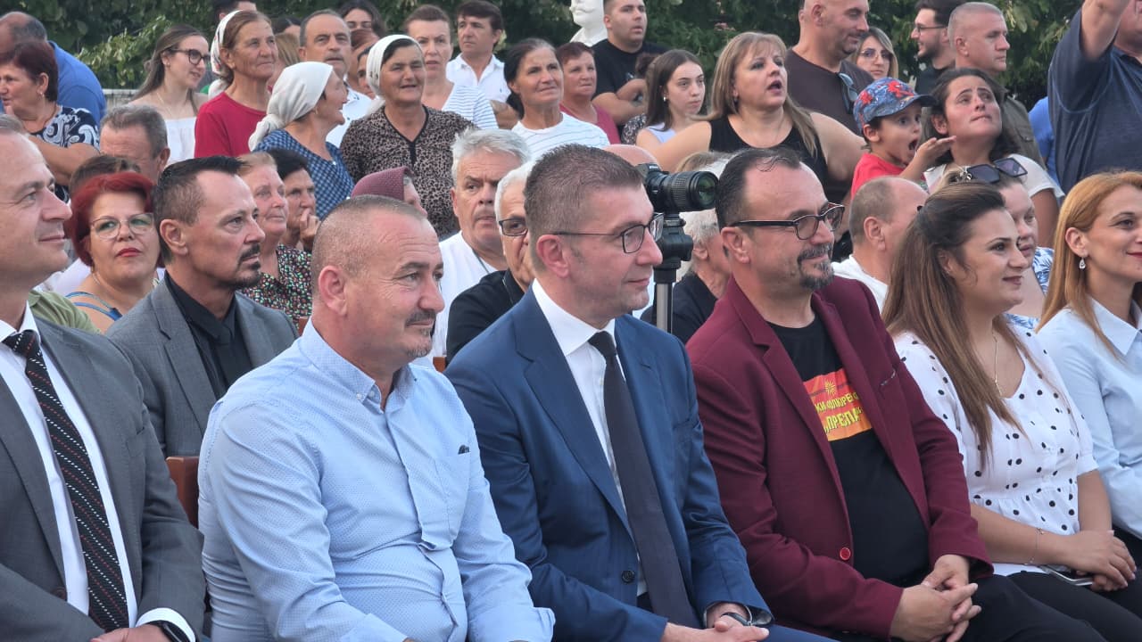 Mickoski në Pustec premton mbështetje për projektet dhe ruajtjen e identitetit maqedonas në Prespën e Vogël