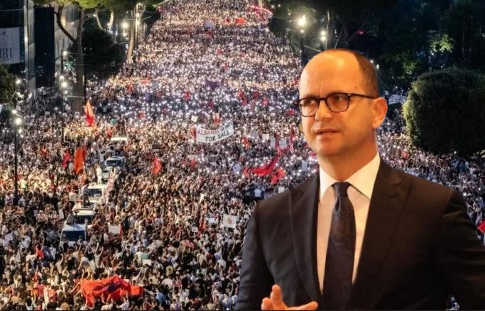 Ditmir Bushati  Protestat janë një revoltë sociale kundër privatizimit të hapësirave publike