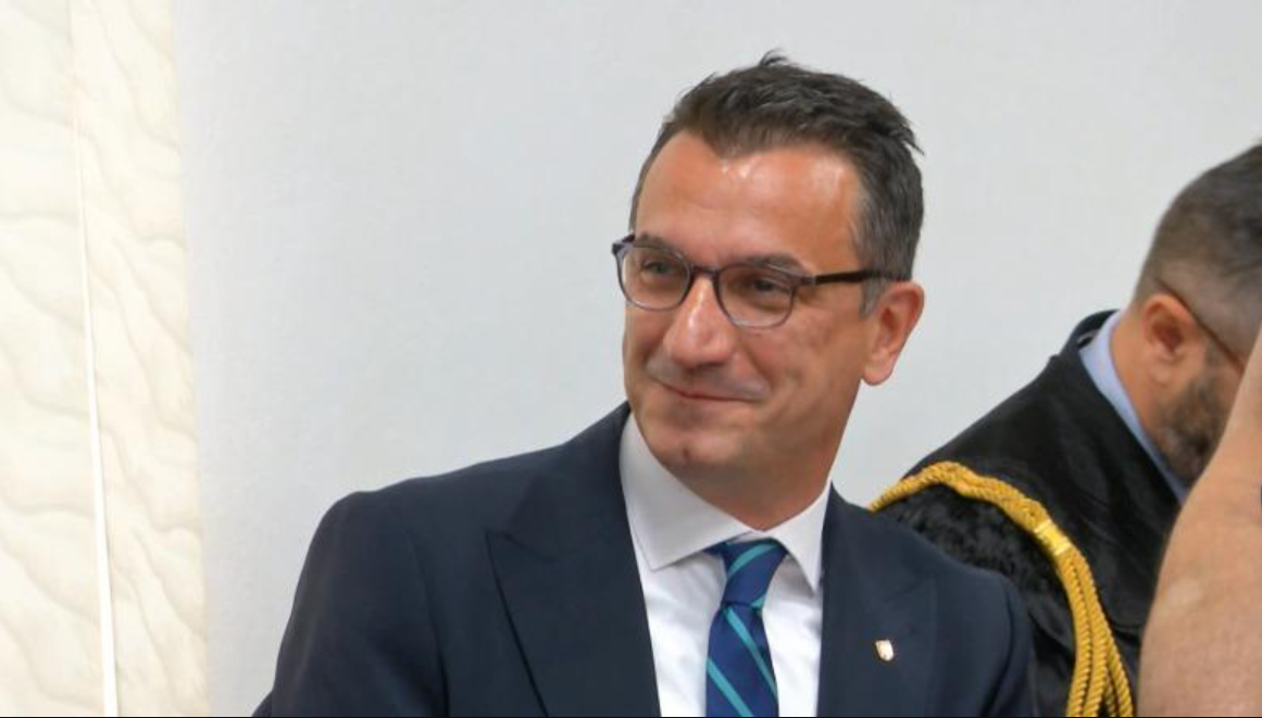Gjykata Administrative nuk pranoi shqyrtimin e padisë ndaj prokurorit që e hetoi  Veliaj ankimon vendimin në Apel  Çështja shkon përtej interesit tim personal
