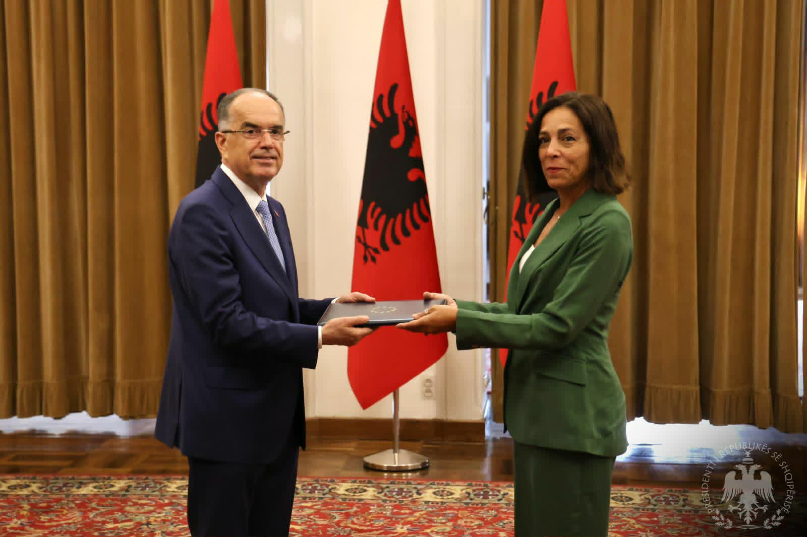 sofia-moreira-de-sousa-merr-drejtimin-e-delegacionit-te-be-se-ne-tirane-kush-eshte-ambasadorja-e-re-qe-zevendeson-silvio-gonzaton