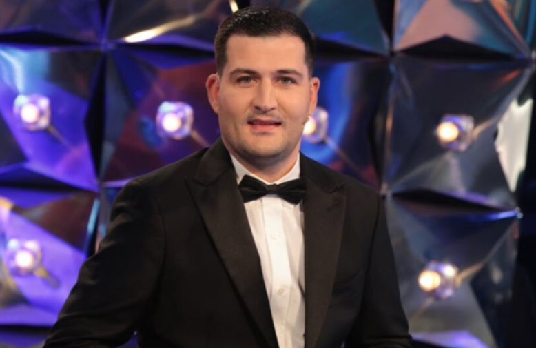 Vijojnë ndryshimet në sezonin e ri televiziv  Arbër Hajdari largohet nga karrigia e opinionistit në BBVA 6 