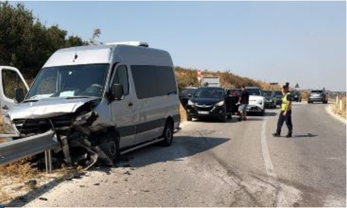 Aksident i rëndë në Selenicë  6 të plagosur dërgohen me urgjencë në spital