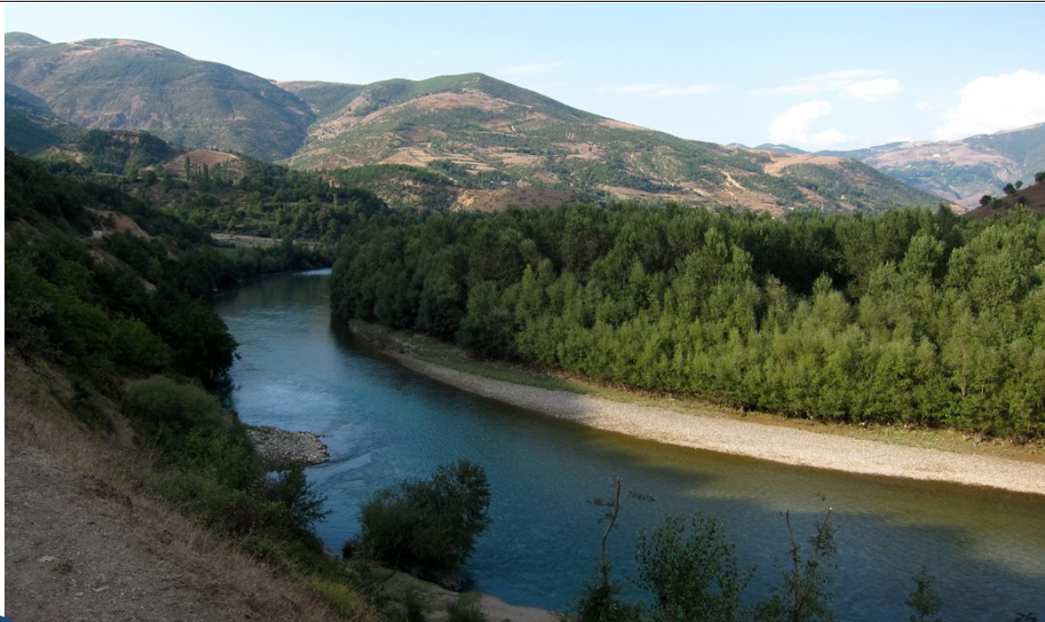 E rëndë në Dibër  një 22 vjeçare mbytet në lumin Drini i Zi