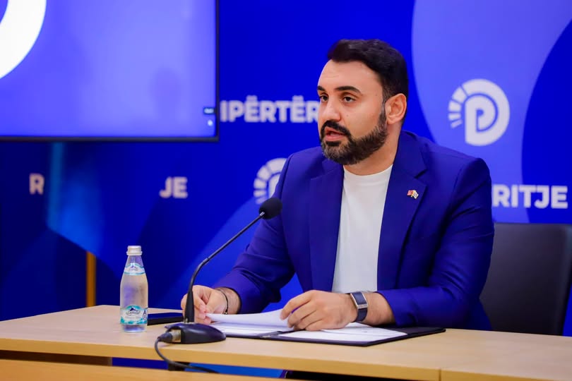 Këlliçi ironizon Ramën  Greqia  Maqedonia e Veriut dhe Mali i Zi ulin çmimet për ta nxjerrë keq  por verën 33 mijë euro nuk e konkurron askush