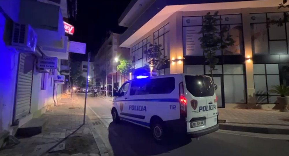 Konflikt te ish Parku në Tiranë  26 vjeçari plagoset me thikë  shoqërohet 53 vjeçari i dyshuar  EMRAT 