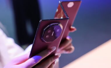 Huawei prezanton Mate XT2, telefonin e ri tri-palësh në garë me Apple dhe Xiaomi