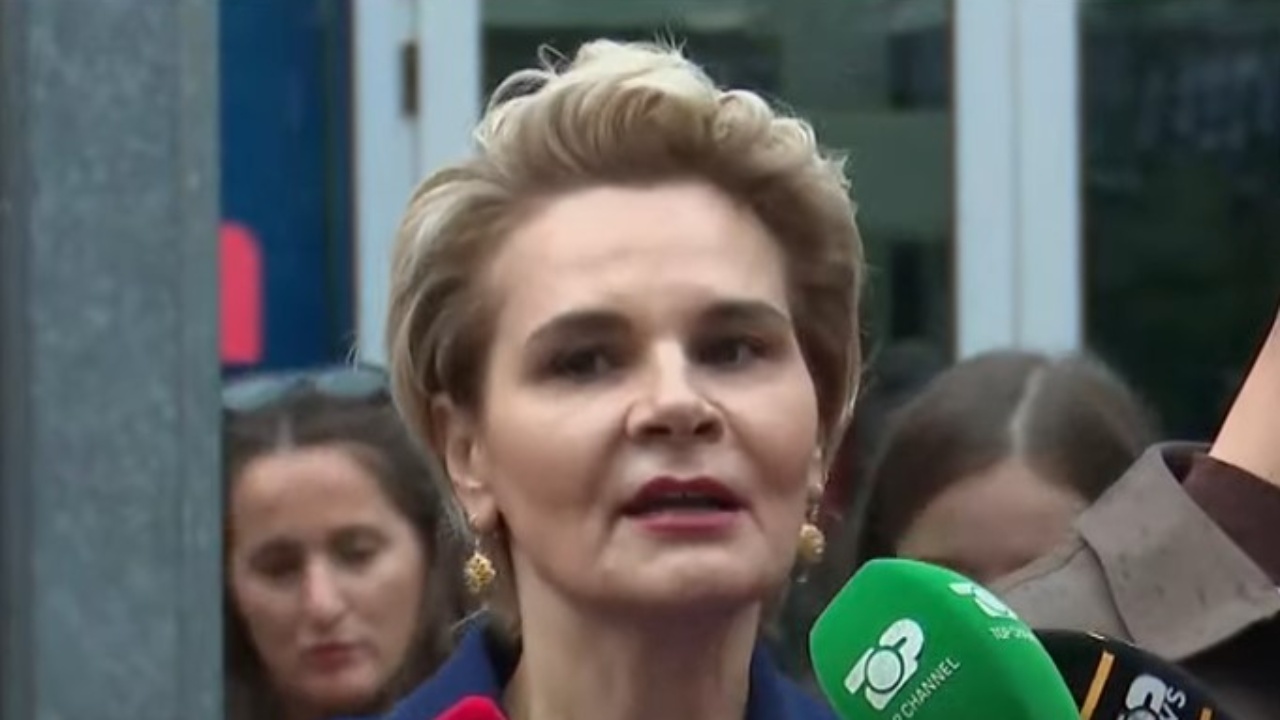 Kryemadhi u jep këshilla protestuesve para SPAK  Organizohuni  por jo sipas modelit të partive