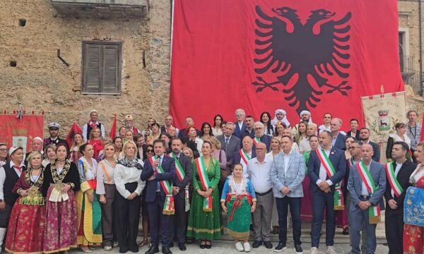 Takim mbarëshqiptar në Kalabri  në qendër trashëgimia arbëreshe dhe thirrja  Liri për çlirimtarët 