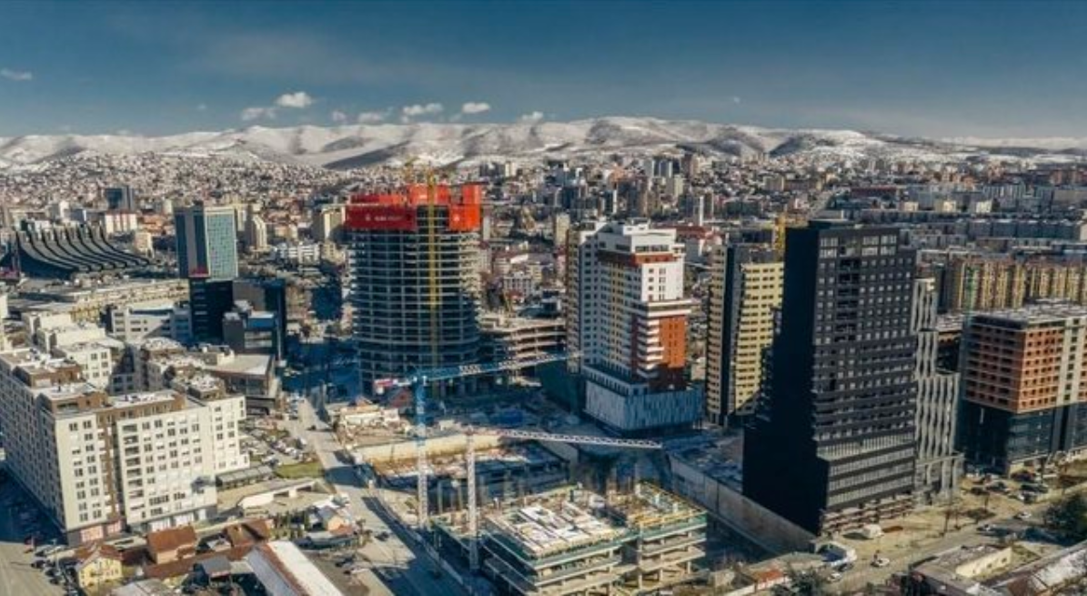 moody-s-kalon-perspektiven-e-shqiperise-ne-pozitive-dhe-ruan-ba3-me-paralajmerim-per-korrupsionin-dhe-cmimet-e-banesave